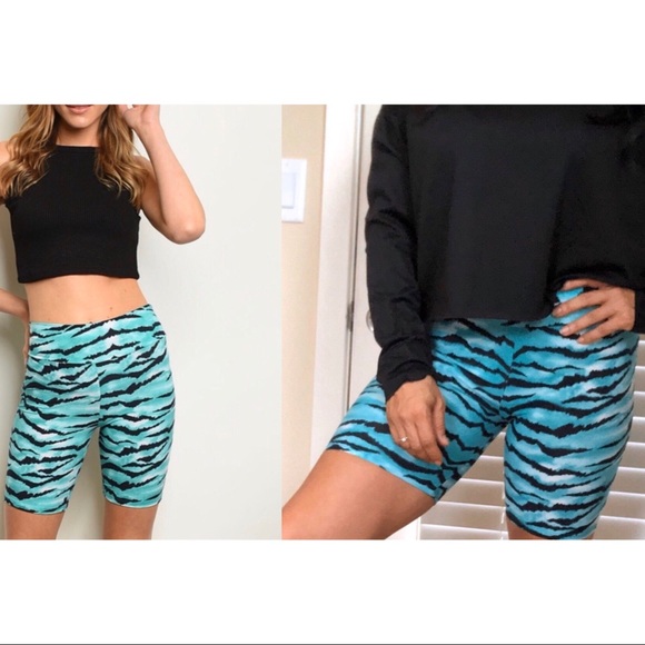 Aqua turquoise & black zebra print biker shorts - Picture 3 of 8